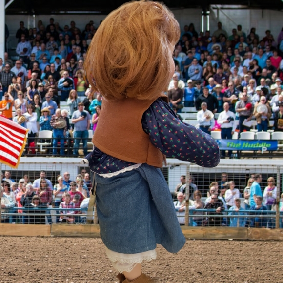 Hamilton Collection 1992 Fine Bisque Porcelain Doll Savannah 18" H w/Stand - Picture 6 of 8